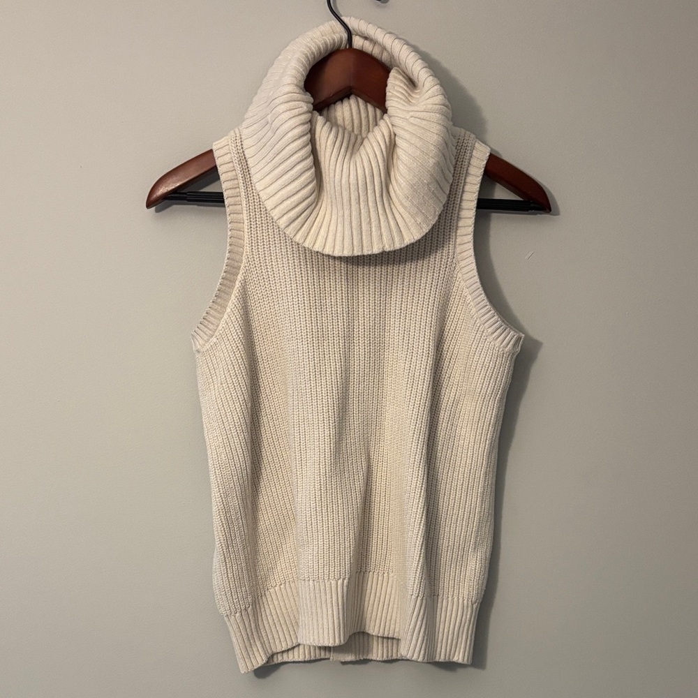 Banana Republic Sleeveless Turtleneck Sweater Vest in Cream